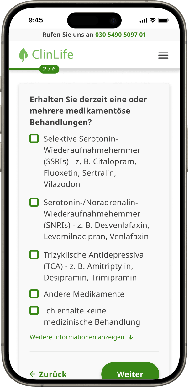 Mobiltelefon zeigt ClinLife-Webseite mit einem Fragebogen über Depressionen